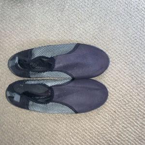 Size 8 Womens Surf Moc Water Shoes Black Gray